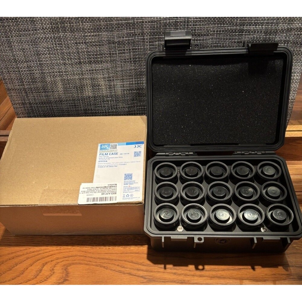 NIB -  JJC Professional JBC-15X135 Waterproof 35mm Film Case Canisters Holder